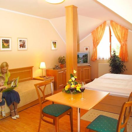Vadaszkuert Panzio Sopron Room photo